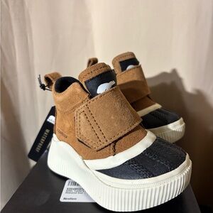 NIB Toddler Sorel Out N About IV Boots